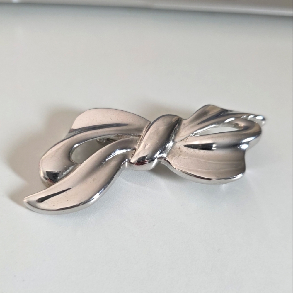 Silver Bow Brooch